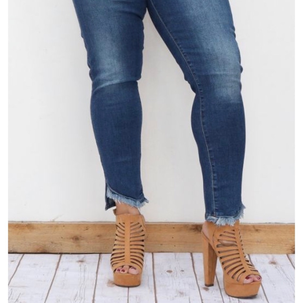 L&B brand Fray Hem Ankle Jeans